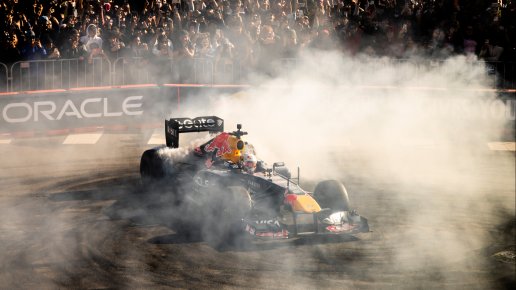 Tsunoda ontsnapt aan brand tijdens Red Bull F1 demorun in San Francisco