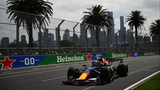 Verstappen beschädigt RB22-Unterboden nach Ausritt im zweiten Training in Melbourne