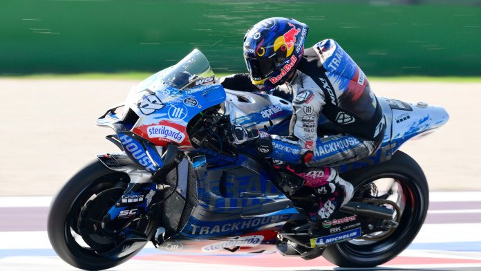 Miguel Oliveira se perderá las próximas carreras de MotoGP tras ser operado con éxito del accidente sufrido en Indonesia