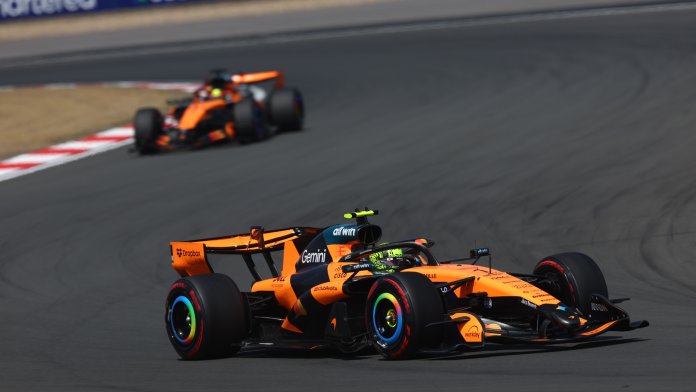 McLaren explica el doble DNS tras los problemas eléctricos que dejaron fuera a ambos coches en China