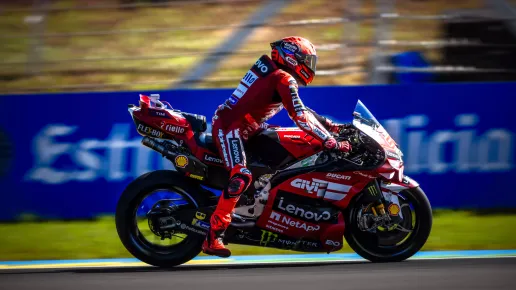 Marc Márquez fastest after late improvement in practice