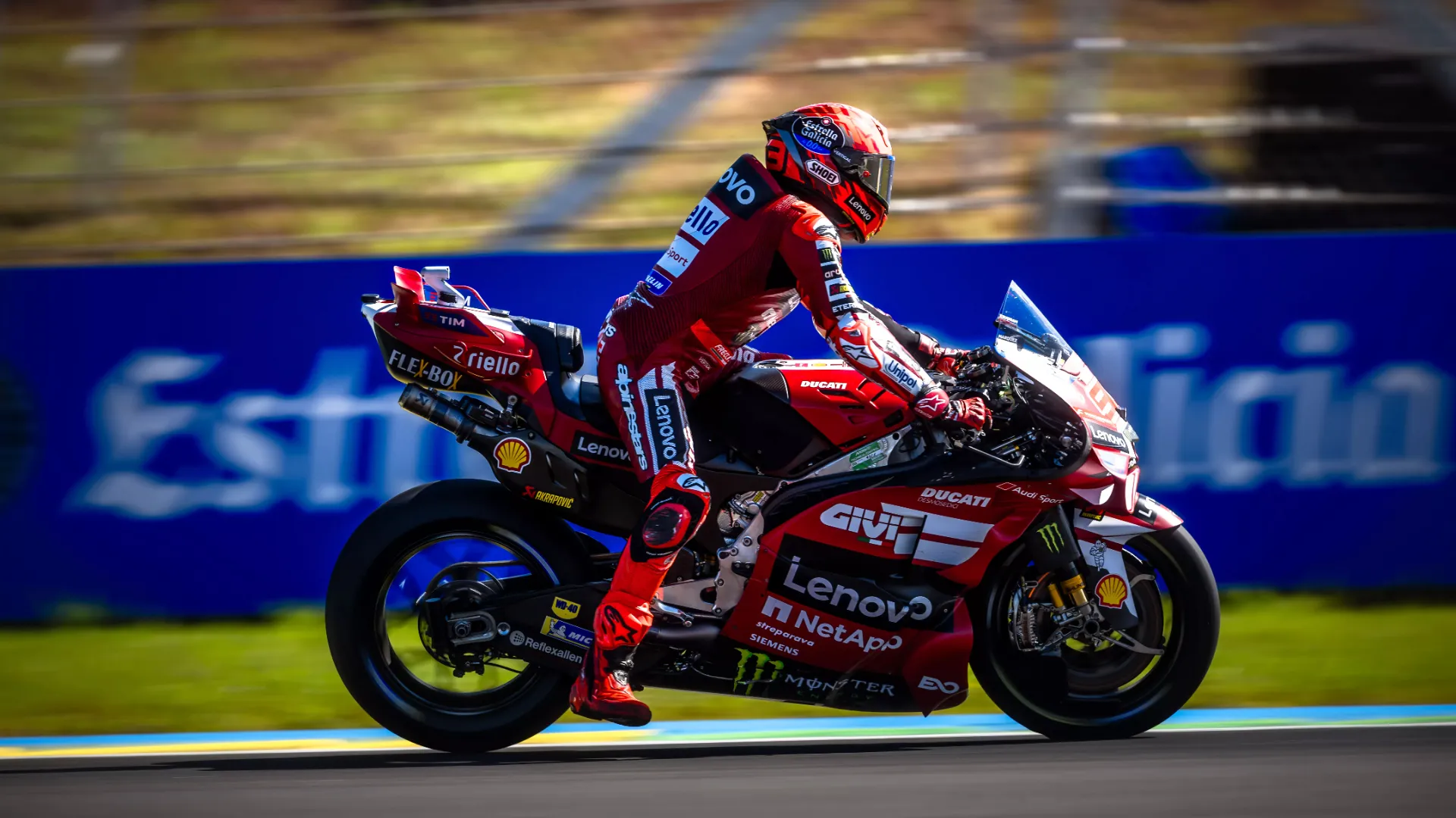 Marc Márquez nejrychlejší po pozdním zlepšení v tréninku