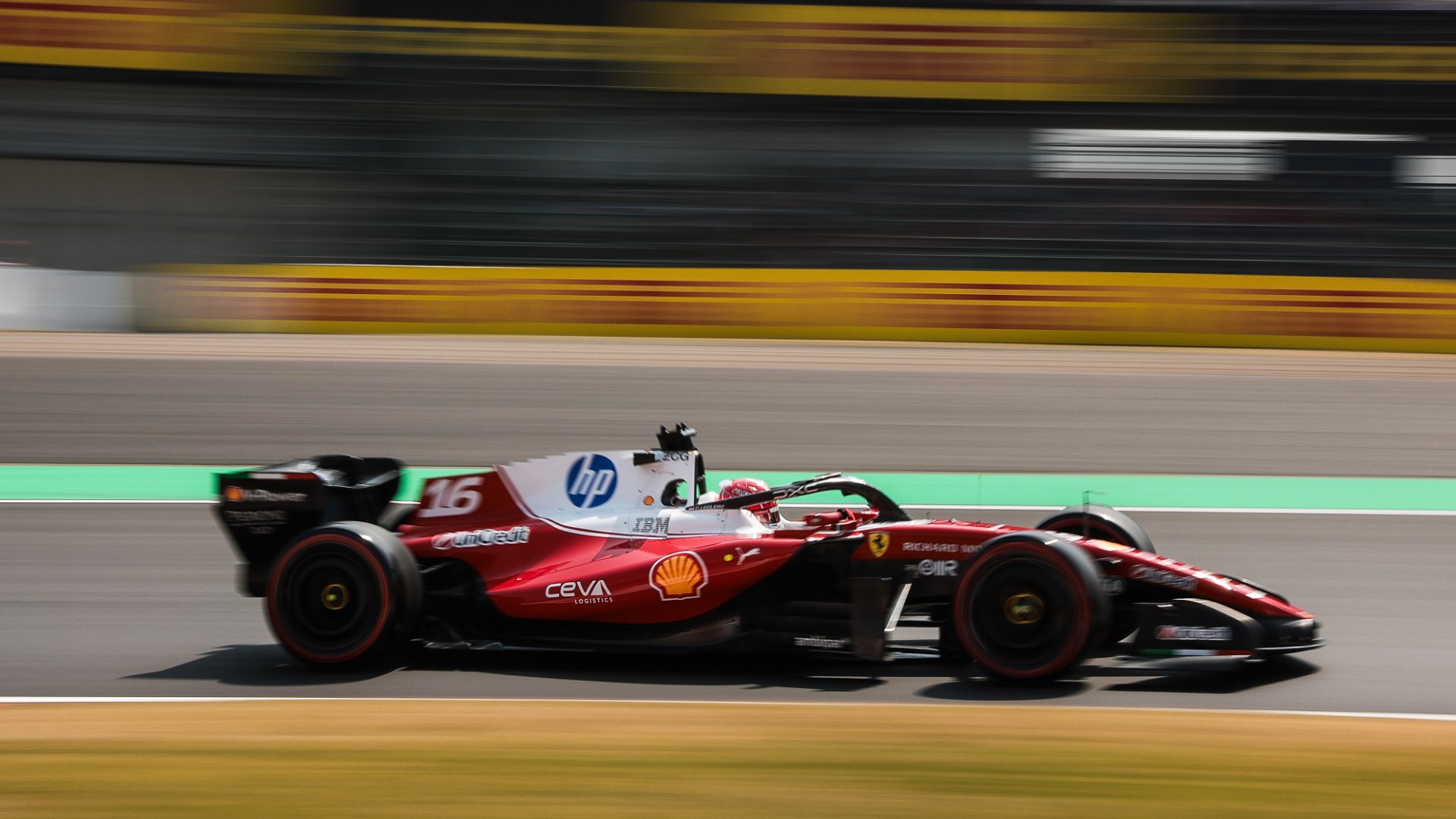 Glock varuje Ferrari, souboje Hamiltona s Leclercem vzbuzují obavy