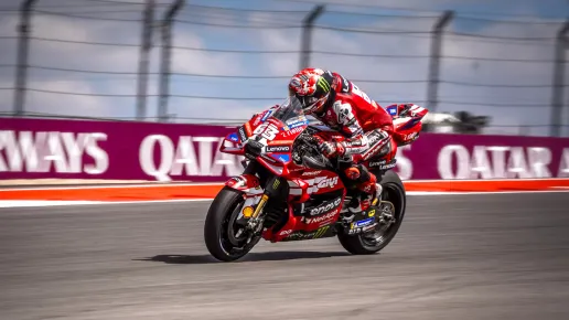 Proč se správa pneumatik stává největším problémem Francesca Bagnaie