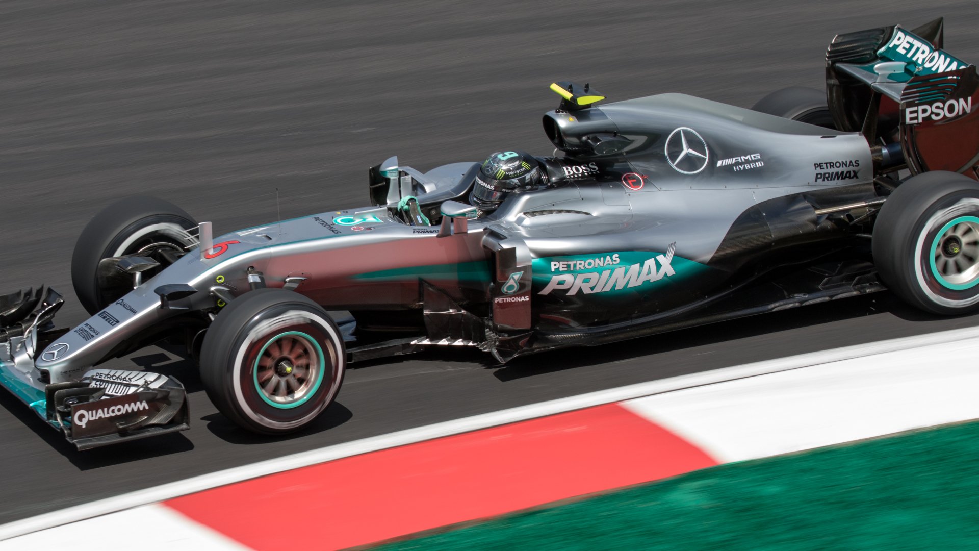 Wolff rivela la drastica risposta del 2016 agli scontri tra Hamilton e Rosberg