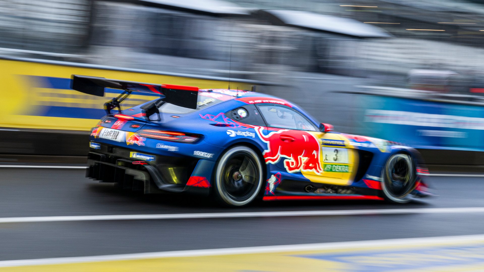 Montoya dice che la Red Bull dovrebbe impedire a Verstappen di correre alla Nordschleife