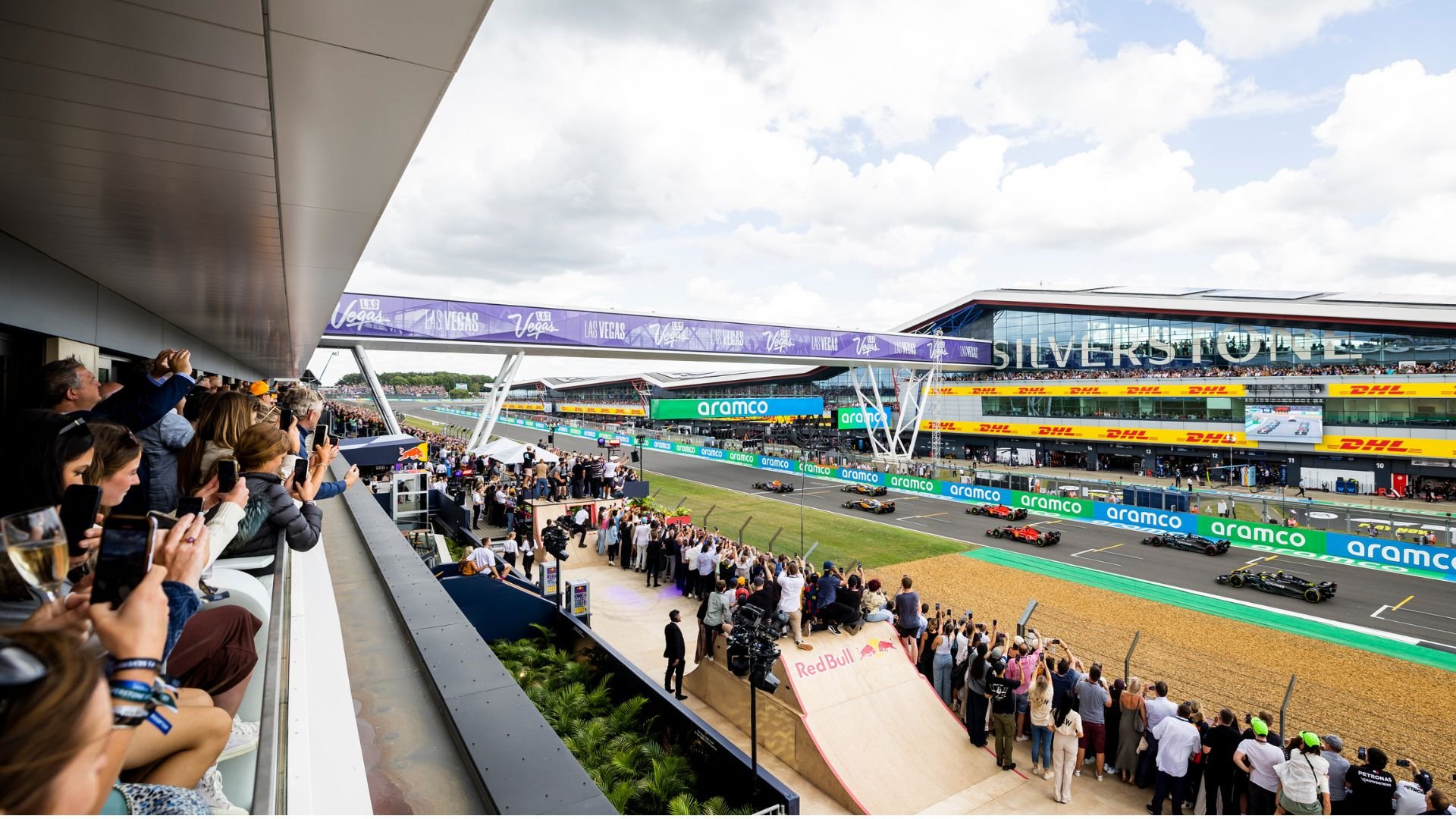 Silverstone steps forward with offer to host second F1 race this season