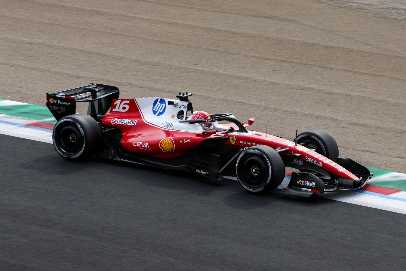 Leclerc gana el único entrenamiento libre en Miami