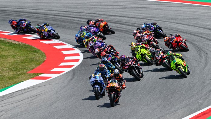 Proč MotoGP třikrát restartovala Velkou cenu Katalánska