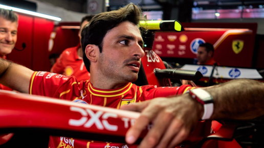 Alpine laisse en suspens l'offre de Carlos Sainz pour 2026