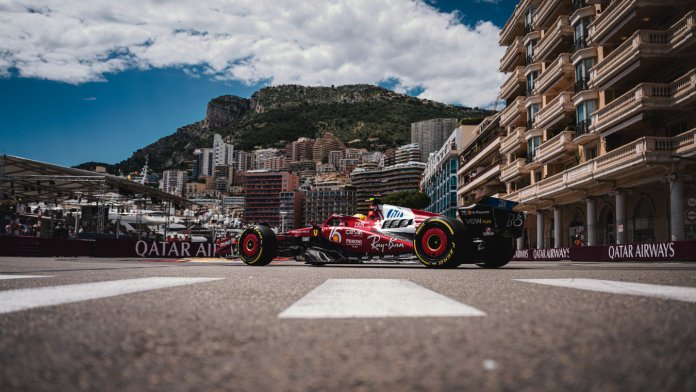 Hamilton vince le seconde prove libere con Leclerc alle spalle