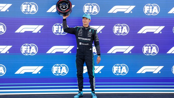 Russell voelt zich weer helemaal de oude nadat hij in Barcelona de poleposition heeft veroverd