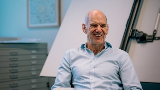 Newey přiznal, že Aston Martin zahájil svůj projekt pro rok 2026 příliš pozdě
