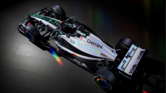 McLaren prezentuje specjalną kolorystykę na torze Silverstone, inspirowaną swoim pierwszym w historii bolidem Formuły 1