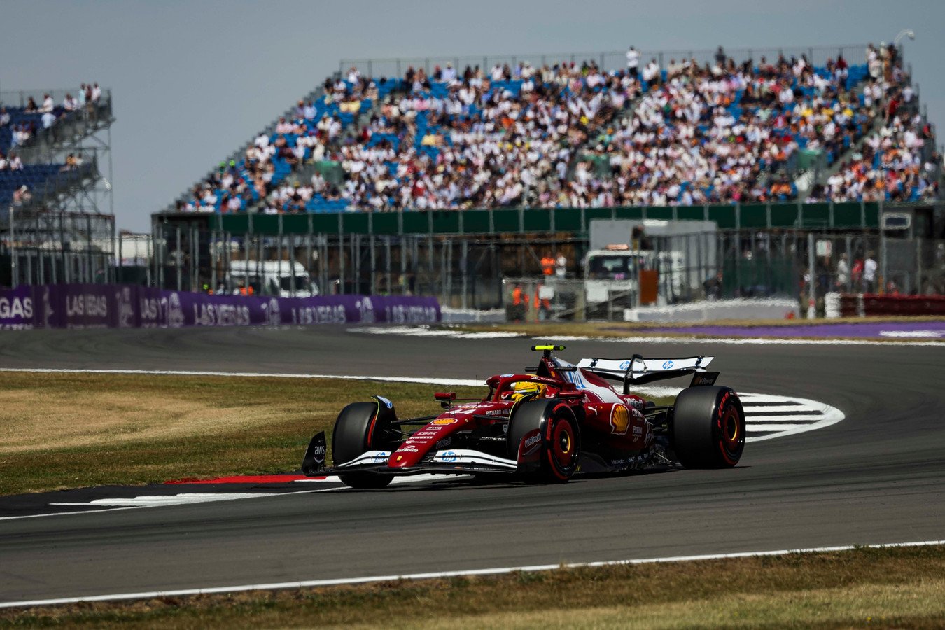 Hamilton wint de enige vrije training op Silverstone