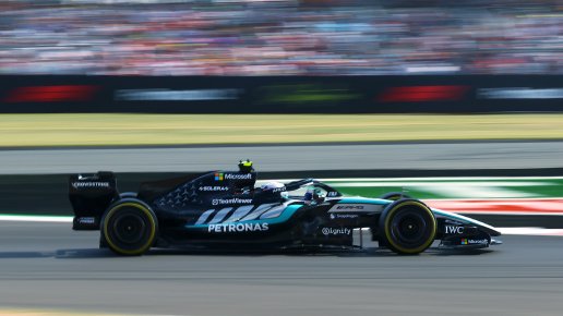 Antonelli vyhrál sprintový závod před Hamiltonem