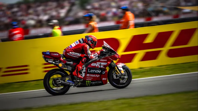 Marc Márquez führt das Nachmittagstraining auf dem Sachsenring an
