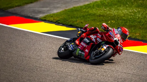 Marc Márquez takes pole position in exciting qualifying at Sachsenring