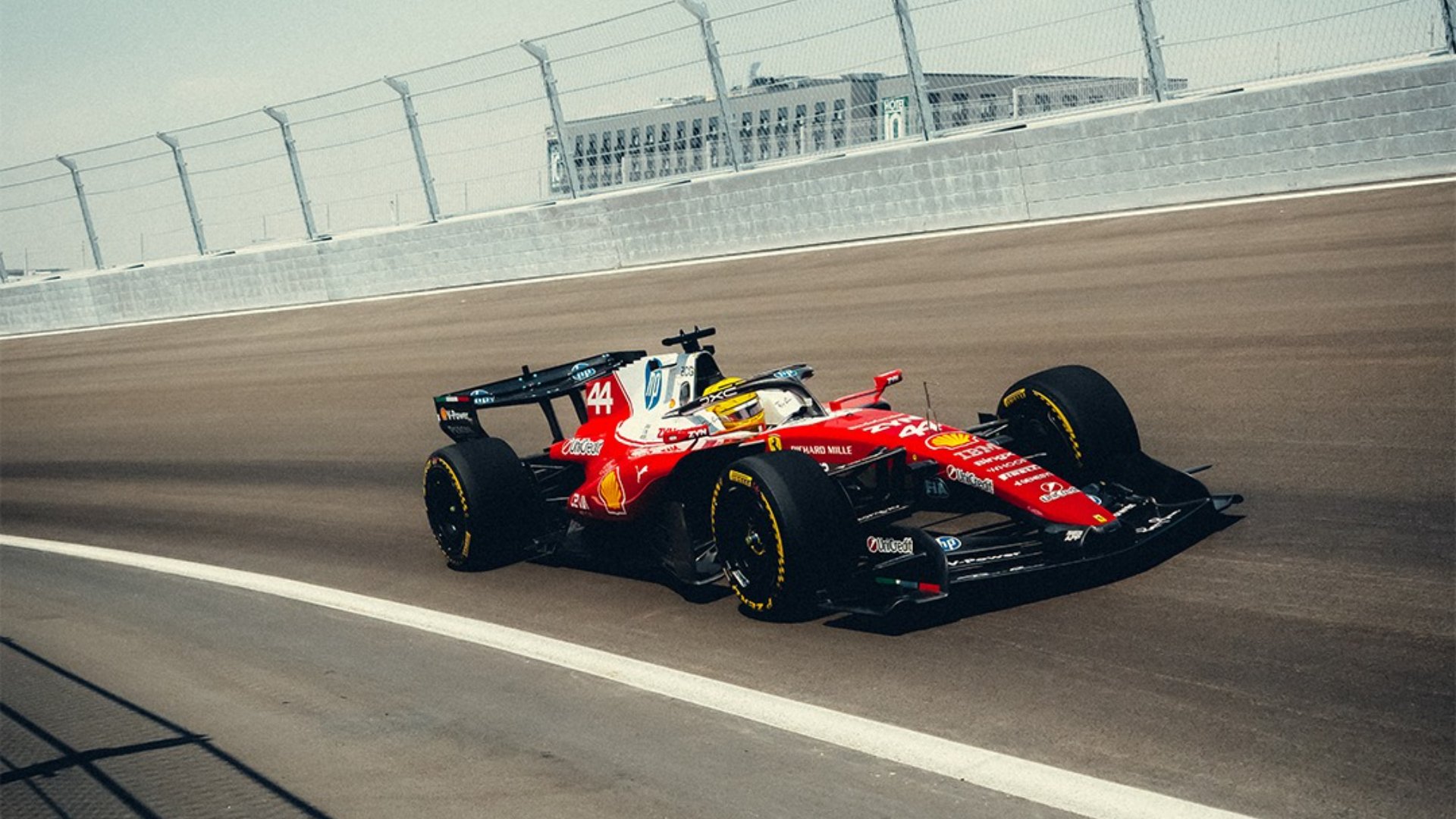 Vidéo embarquée : la Ferrari effectue ses premiers tours sur le nouveau circuit de Formule 1 de Madring