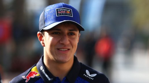 Hadjar start de Grand Prix van België vanaf de achterkant van het startveld na motorwissels bij Red Bull