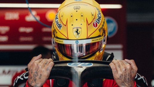 Ferrari krijgt boete van 30.000 euro vanwege incident bij pitstop Hamilton