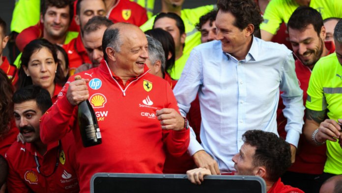 Fred Vasseur geeft 'idioten' met blauwe vlag de schuld van Ferrari 1-2 verlies in Mexico