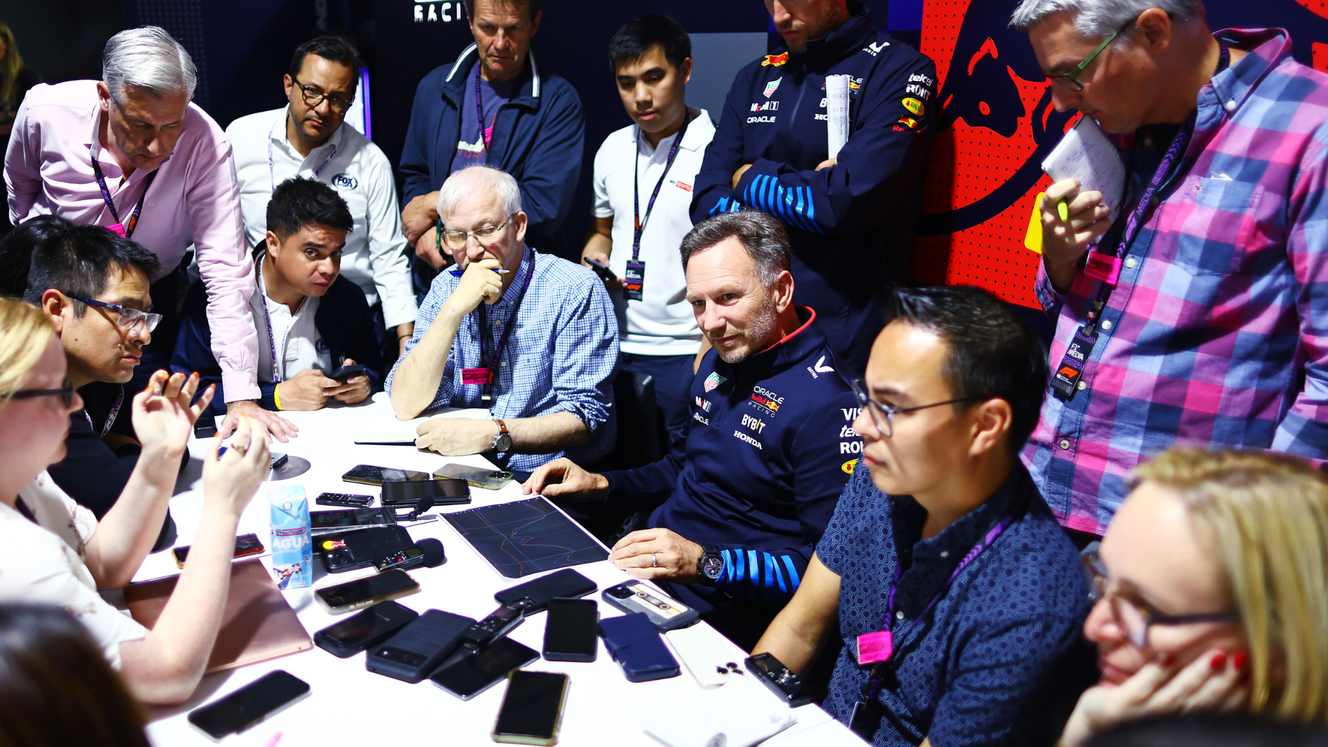 Christian Horner bekritiseert Verstappen's straffen in Mexico