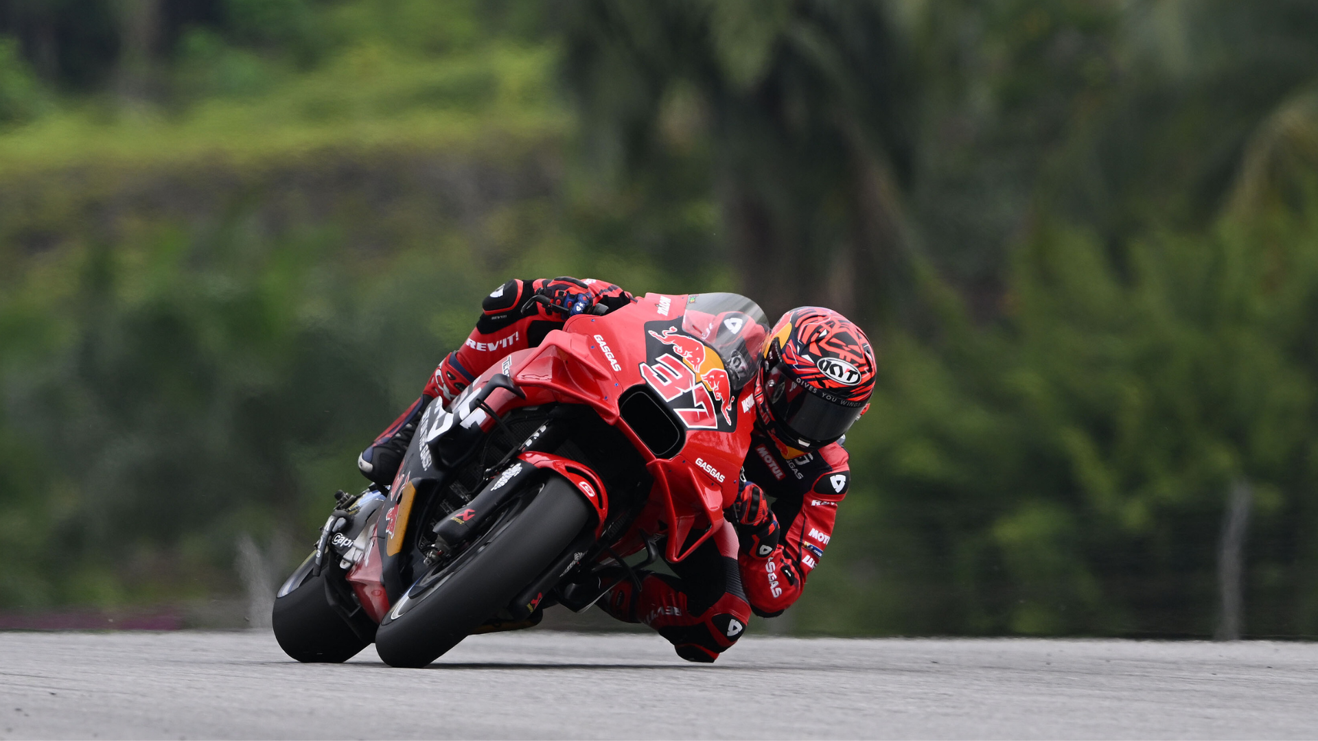 MotoGP Malaysia: Bagnaia Leads FP1 and Iannone Makes Shocking Return