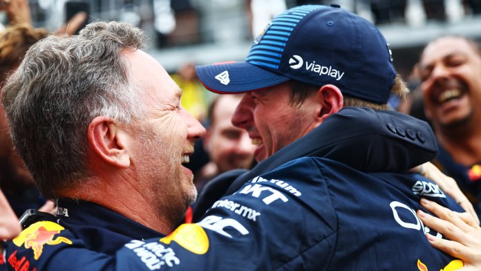 Christian Horner déclare que Max Verstappen est actuellement le meilleur pilote du monde.